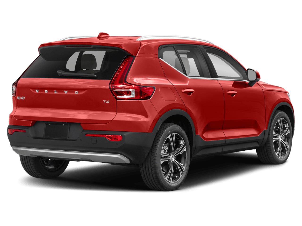 2022 Volvo XC40 Momentum - Rear 3/4, facing to the right