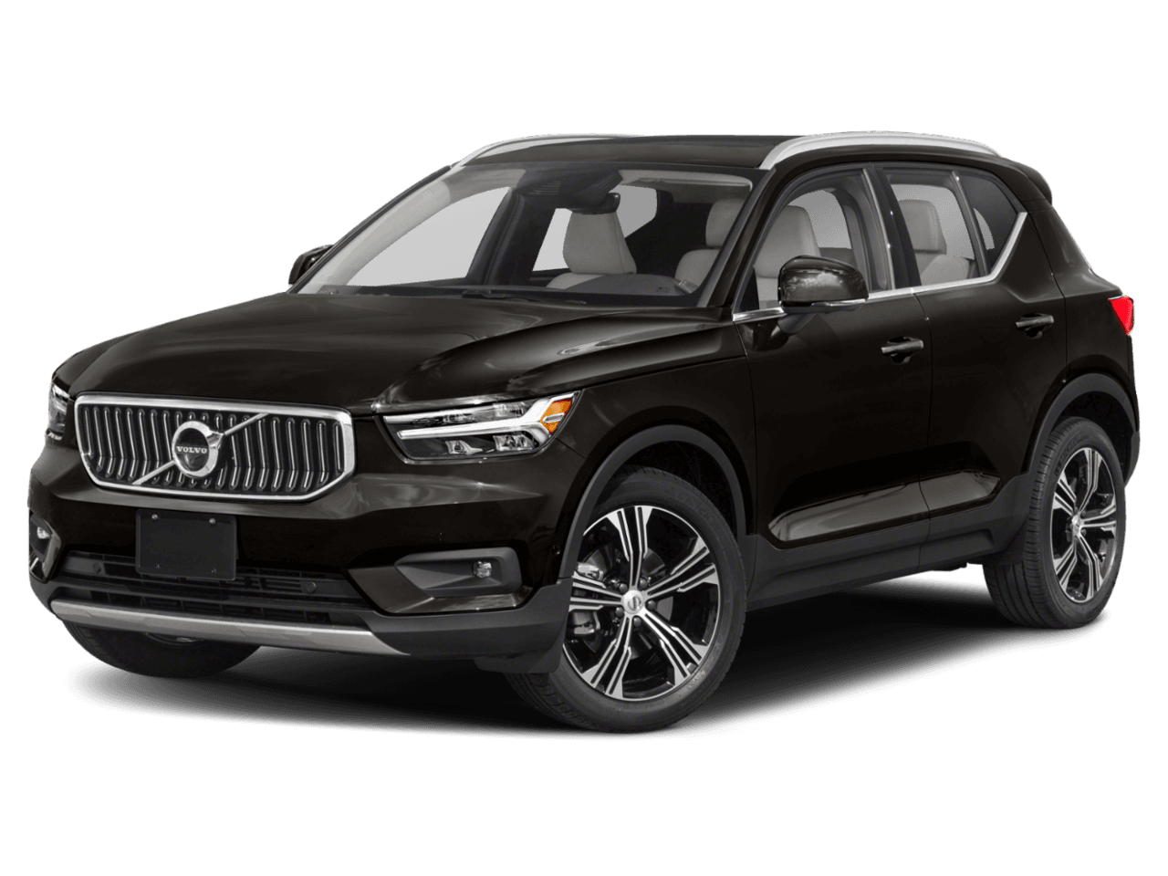 2022 Volvo XC40 Momentum - Front 3/4, facing to the left