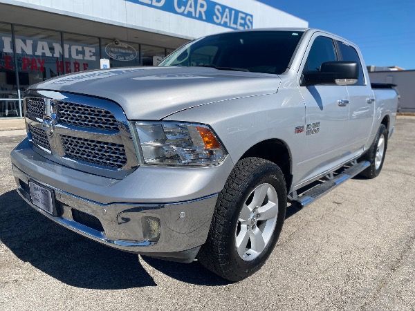 2016 RAM 1500 SLT Crew Cab SWB 2WD