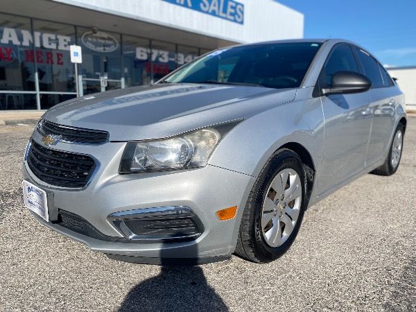 2015 Chevrolet Cruze LS's photo